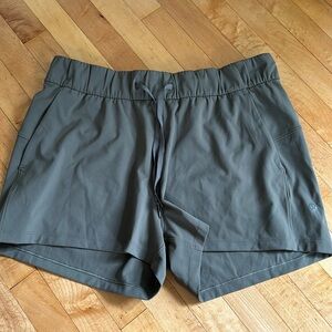 Lululemon On The Fly Short